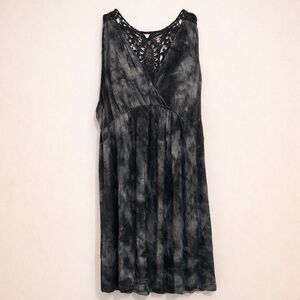 Elle Sleeveless Shift Dress Medium V Neck Crochet Lace Tie Dye Black Gray